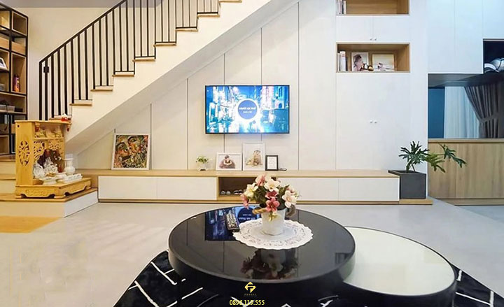 thiết kế kệ tivi dưới gầm cầu thang